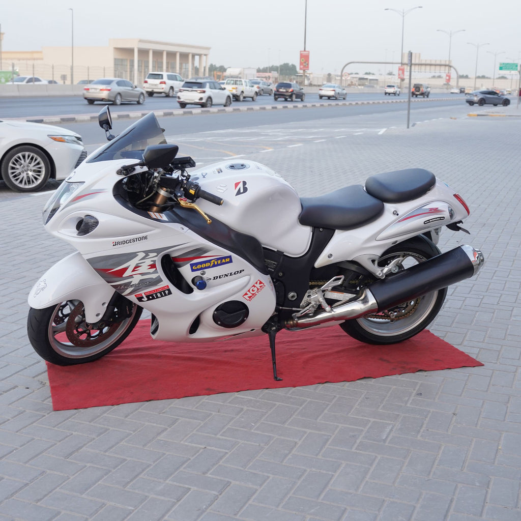 للبيع سوزوكي هايابوسا 1300 سي سي موديل 2012 لون ابيض - اتصل الان 00971555598040