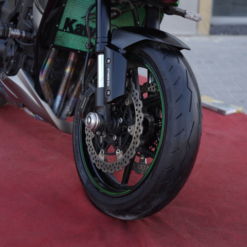 Used 2018 Kawasaki Z1000 Motorcycle for Sale In UAE